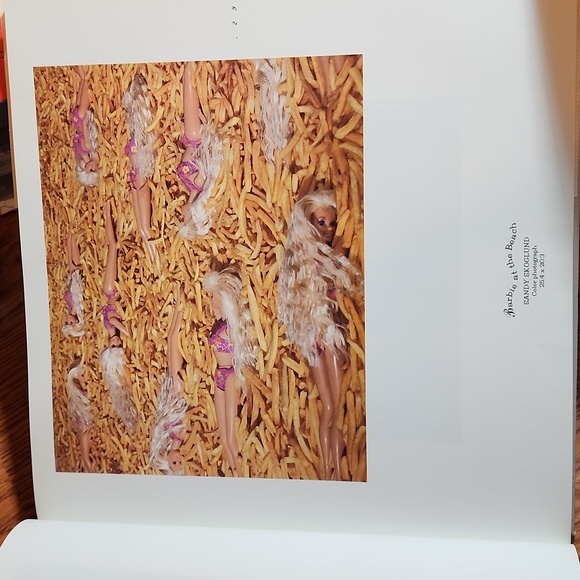 💫The Art of Barbie💫 Vintage Barbie coffee table book fashion art photography - Picture 4 of 9